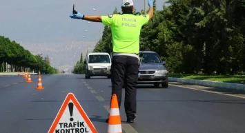 Emniyet Müdürlüğü’nden çakar ve egzoz denetimi! 30 Bin TL ceza ve 10 araç trafikten men edildi