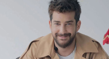 Enis Arıkan’ın sevgilisi var mı? Hangi film ve dizilerde rol aldı? Türkiye’nin en gözde oyuncularından Enis Arıkan’ın bilinmeyenleri