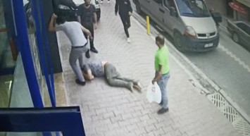 Esenyurt'ta Çocuklardan Zorla Para İstedi! Meydan Dayağı Yedi