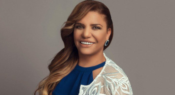 Kibariye'nin El Ele Başka Kadınla Görüntülenen Eşinden Romantik Paylaşım