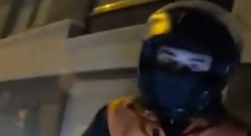 Eskişehir'de tebessüm ettiren tesadüf: Yolda kalan bir motoru, başka bir motor sürücüsü kurtardı