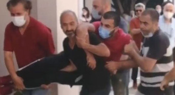 Fedakar Türk Milleti! Engelli Genç Sınava Geç Kalınca Kucaklarında Taşıyıp Okula Yetiştirdiler