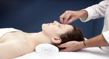 Fransa'da "Çuf Çuf Hoca" skandalı: Sahte motivasyon ve hipnozla tomar tomar para kazandı!