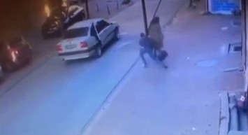 Genç Kadına Kapkaç Şoku!