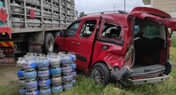 Giresun'da Tüp Yüklü Kamyonet Kazası: 7 Araç Hasarlı