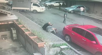 Güngören'de Kafa Attığı Kişiyi Silahla Kovaladı