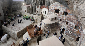 Hasret Bitti! Sümela Manastırı, 5 Sene Sonra Türküler Eşliğinde Ziyarete Açıldı
