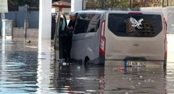 Hatay'da sel felaketi! Deprem bölgesinde çok sayıda ev ve iş yeri sular altında kaldı