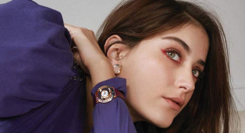 Hazal Kaya'dan Koronavirüs Açıklaması!