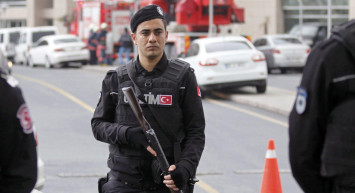 Hırsızlık Yapan Anne Polisi Gözyaşlarına Boğdu