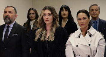 Hülya Avşar, Ertuğrul Postoğlu’nun Çenesini Çıkarttı!