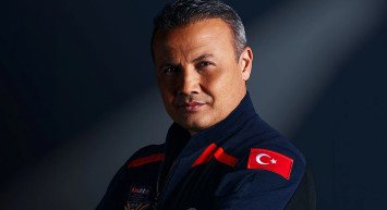 İlk Türk astronot Alper Gezeravcı'nın uzay yolcuğunu gerçekleştiren roketin bir bölümü dünyaya düştü: İşte o anlar!