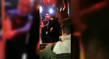 İşçi Kıyafetleriyle Toplu Taşımaya Bindi! Şoför Koltukları Kirletir Diye Oturtmadı