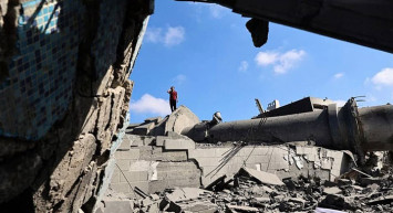 İsrail Gazze’deki Camileri Vurdu