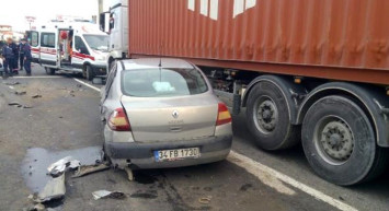 İstanbul-Tekirdağ Yolunda Zincirleme Kaza Oldu