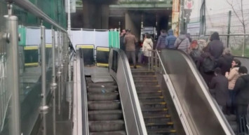 İstanbul'da bir işçi yürüyen merdivene sıkıştı: İşçi hayatını kaybetti