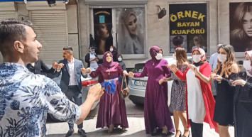 İstanbul'da Gelin Alma Halayında Maske Mesafe Unutuldu