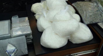 İstanbul'da Uyuşturucuyu Tuvalete Döken Şahıslar Suçüstü Yakalandı