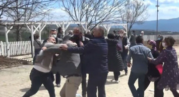 Karabük’te Mezarlık Kavgası! Köylüler ile Muhtar Tekme Tokat Birbirine Girdi