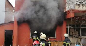 Kocaeli’nde Elinde Sigarayla Uyuyan Adam Yangına Sebep Oldu