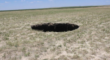 Konya'da 3 Metre Çapında 65 Metre Derinliğinde Obruk Oluştu