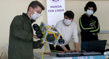 Lise Öğrencileri 3 Haftada İnsansız Su Altı Robotu Yaptı