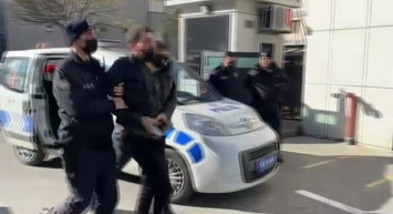 Markette Maske Takmayan Müşteri Uyarıda Bulunan Çalışanları Silahla Tehdit Etti