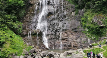 Mençuna Şelalesi, Yerli ve Yabancı Turistlerin En Gözde Mekanlarından Biri Oldu