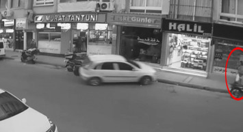 Mersin'de Bir Araç İş Yerine Daldı!