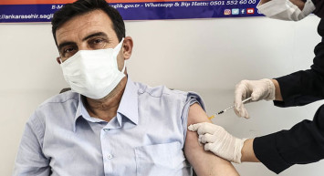 Muhtarlara İlk Doz Koronavirüs Aşısı Yapılmaya Başlandı