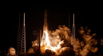 NASA’dan 50 yıl sonra bir ilk! Ay’a iniş tamamlandı