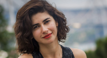 Nesrin Cavadzade Çılgına Döndü