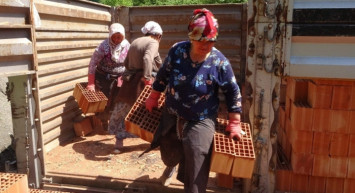 Onların Ne Anneler Ne De Kadınlar Günü Var
