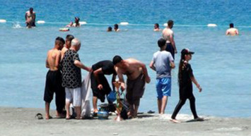 Salda Gölü’nde Bu Görüntüler Pes Dedirtti! Yasağa Rağmen Nargile İçtiler