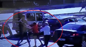 Samsun'da yol verme tartışması kanlı bitti! Bir polis memuru bıçaklandı!