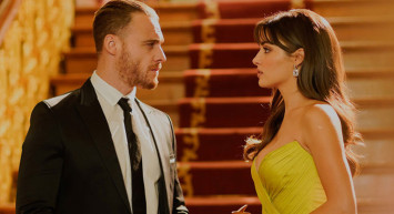 Sen Çal Kapımı Dizisinin Fragmanı Yayınlandı, Eda ve Serkan'ın Öpüşme Sahnesi Tepki Çekti!