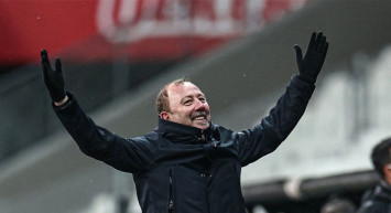 Sergen Yalçın Koronavirüs Aşısı Oldu