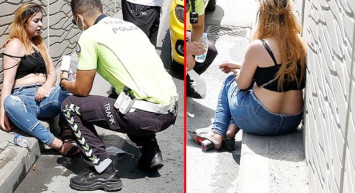 Taksim’de Sinir Krizi Geçiren Turist Kadın Tartıştığı Taksicinin Arabasını Yumruklayıp Tekmeledi