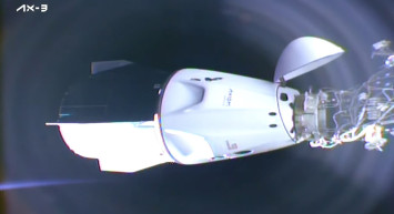 Tarihi an: İlk Türk astronot Gezeravcı'yı taşıyan uzay aracı, Uluslararası Uzay İstasyonu'na kenetlendi!