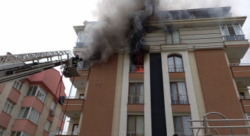 Telefonundan Yangın Çıktı! 75 Yaşındaki Kadının İmdadına İtfaiye Yetişti