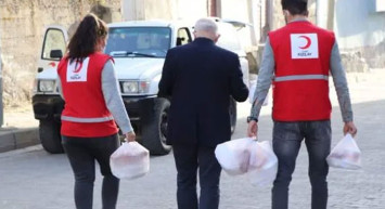 Türk Kızılay'ından 12 Bin Kişiye Yemek Yardımı