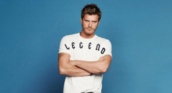 Türkiye’nin en gözde oyuncusu Kıvanç Tatlıtuğ’un hayatına dair tüm merak edilenler