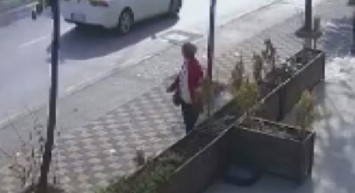 Tuzla’da Yaya Kaldırımda Yürüyen Kadın Kazadan Son Anda Kurtuldu