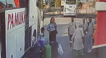 Ümraniye’yi birbirine kattı: Taksi bulamayınca adamlara saldırdı