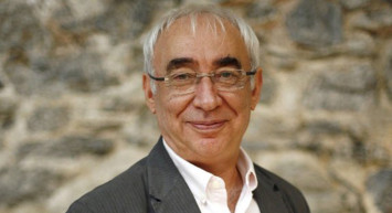 Usta Oyuncu Şener Şen Aşı Çağrısı Yaptı