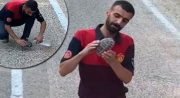 Yürekleri Istan Görüntüler! Yangından Kaçan Yavru Kaplumbağaya Elleriyle Su Verdi