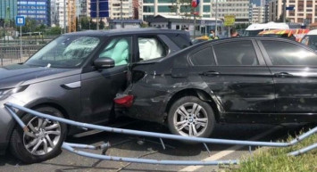 Zincirlikuyu'da 11 Araç Kazaya Karıştı: 4 Yaralı