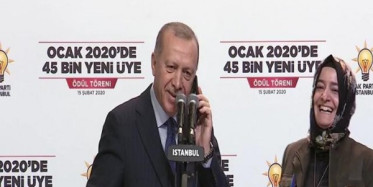 Cumhurbaşkanı Erdoğan, AK Parti'ye Yeni Olan Vatandaşları Canlı Yayında Telefonla Aradı
