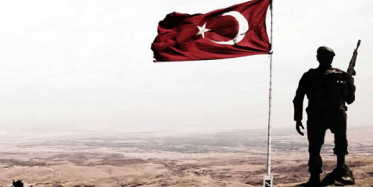 Şerefli Türk askeri Raco'ya Bayrağı Dikti, Ezanı Okudu