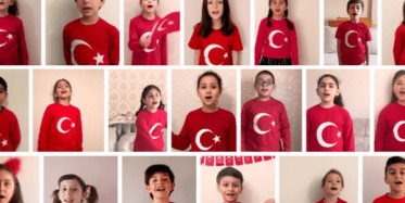 Bu Yıl 23 Nisan Evlerde Kutlandı!